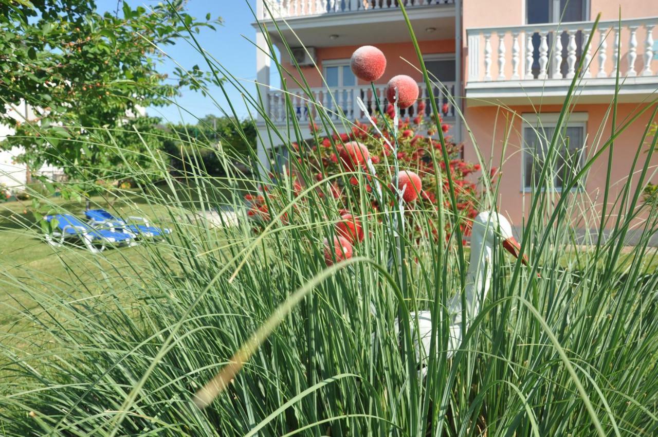 Apartments Rosa ウマグ エクステリア 写真