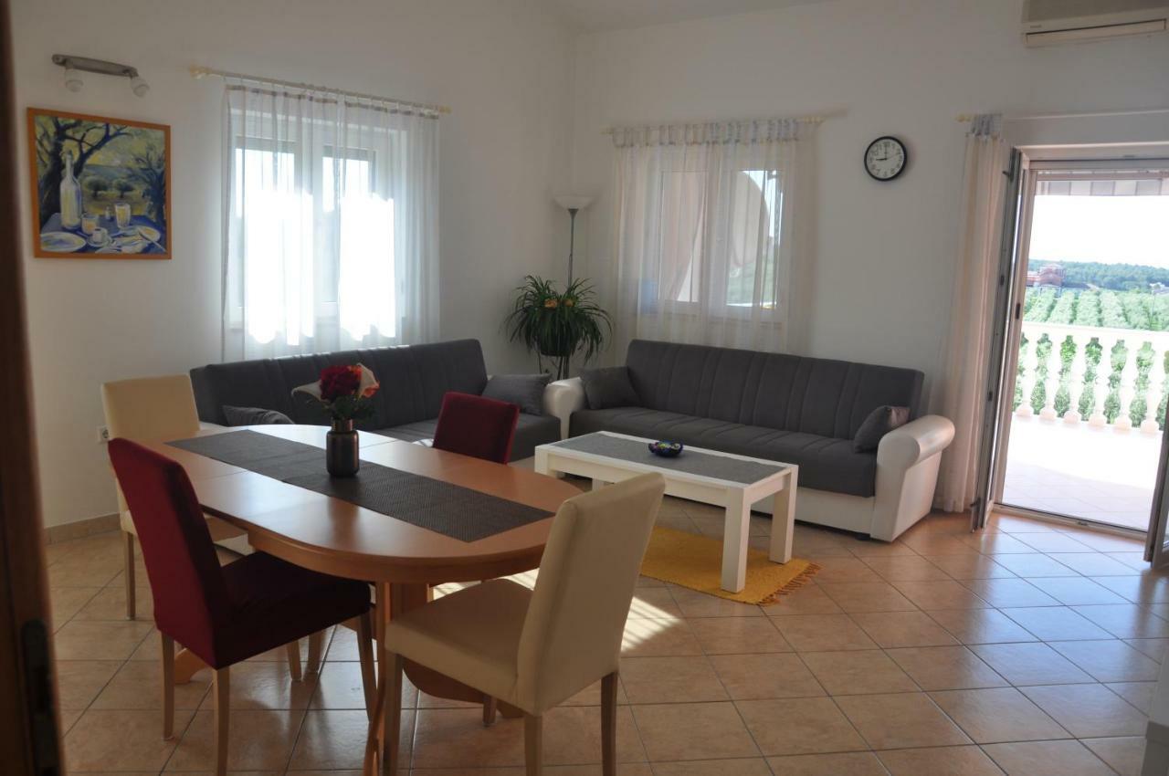 Apartments Rosa ウマグ エクステリア 写真